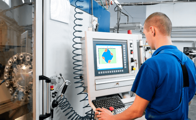Machine downtime and OEE: Why machine data is valuable.